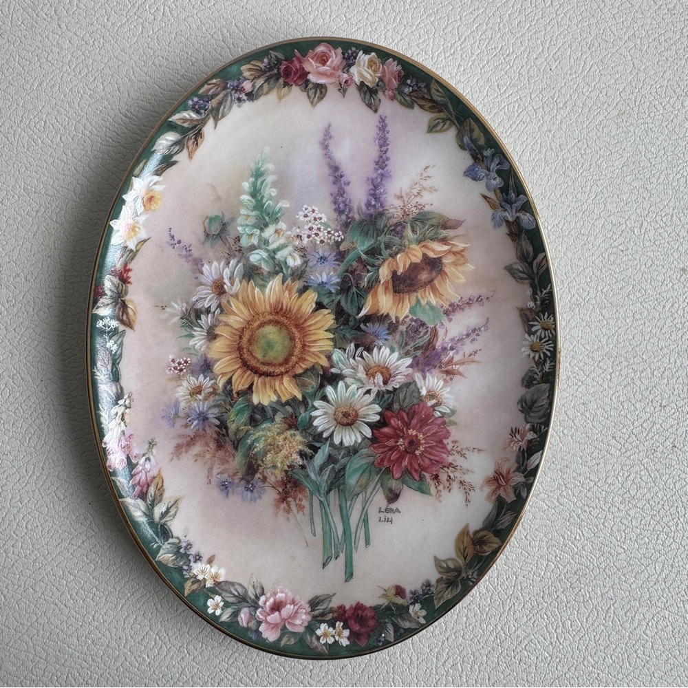 Vintage 1998 Lena Liu “Radiance” The Bradford Exchange Decorative Plate
